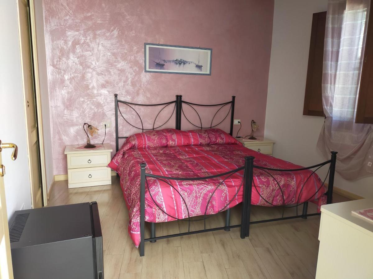 B&B Colti Di Rosa Castelsardo Exterior photo